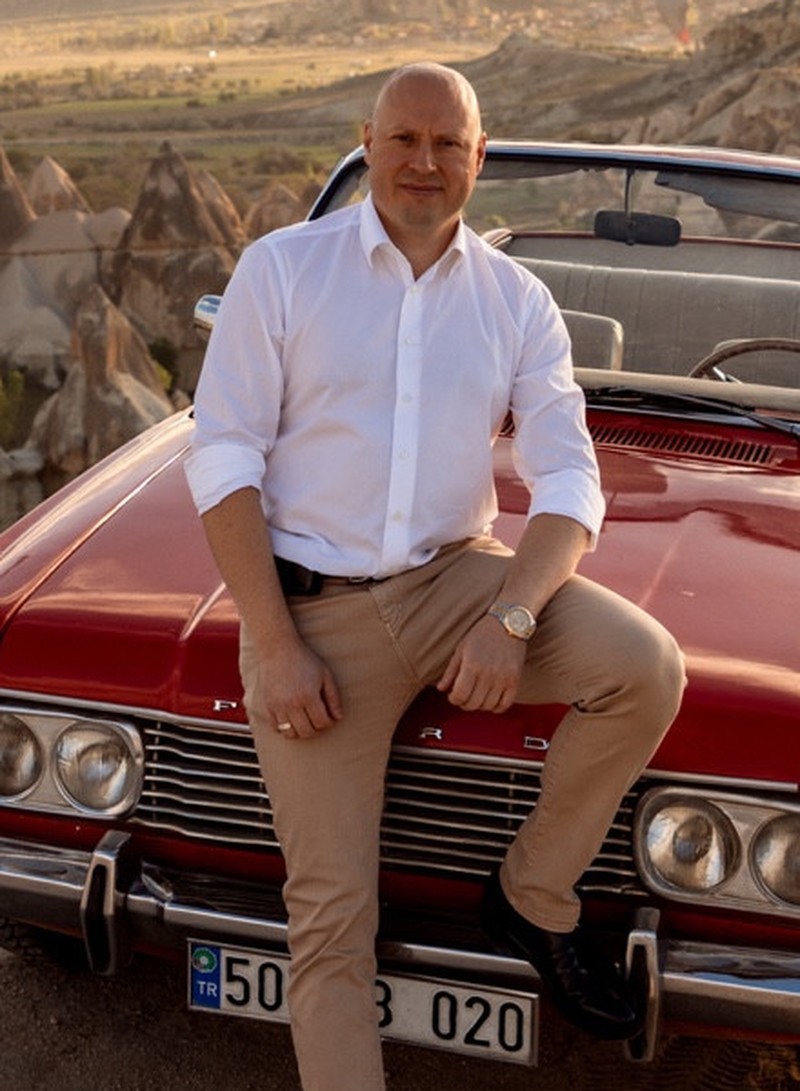 Aleksandr Kral, Co-Founder and CEO of HelpStreetCat